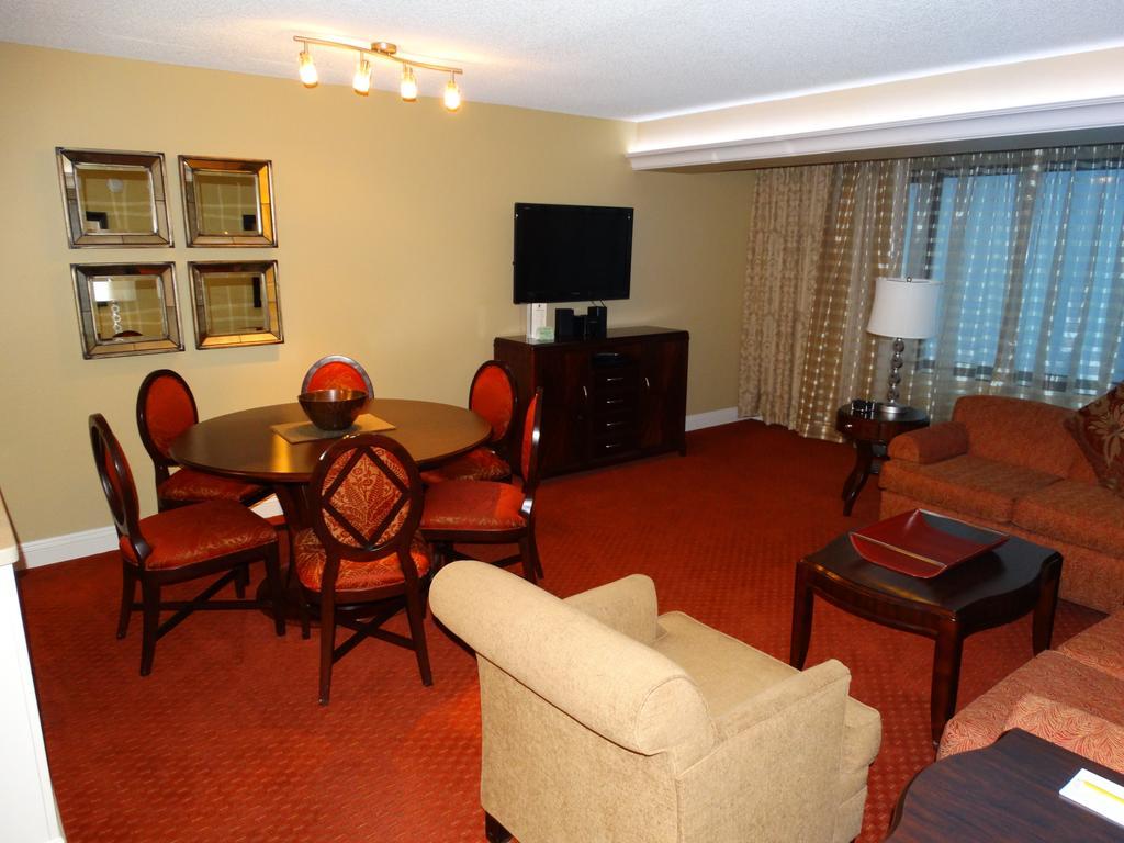 Suites At Jockey Club Las Vegas Exterior photo