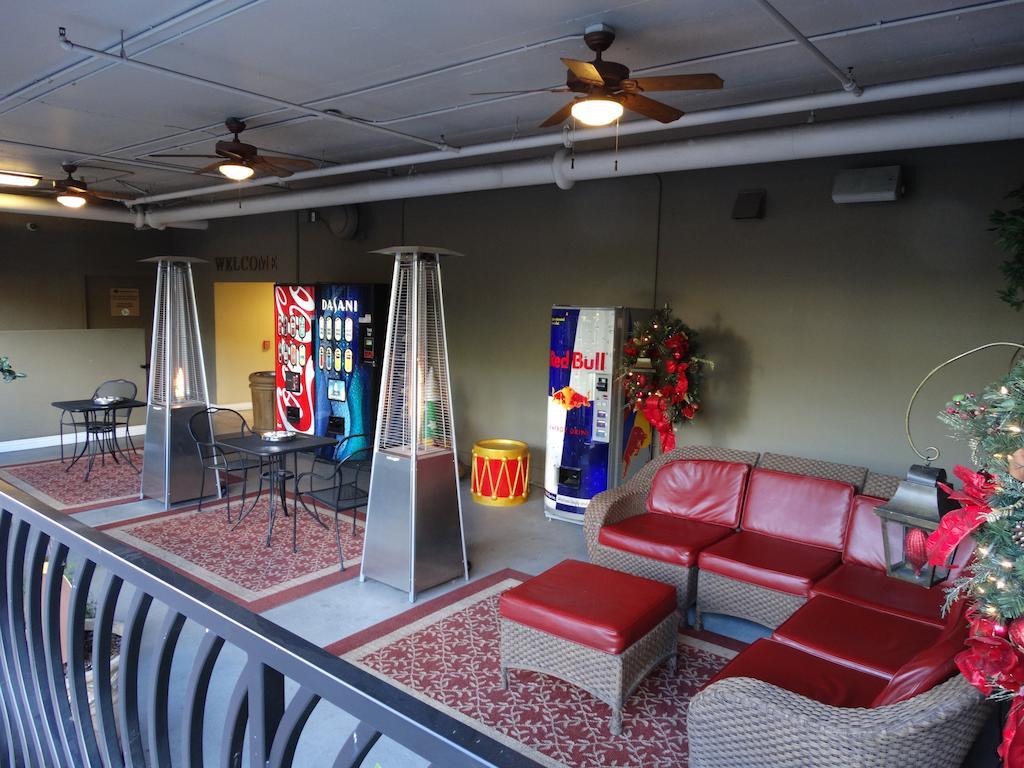 Suites At Jockey Club Las Vegas Exterior photo