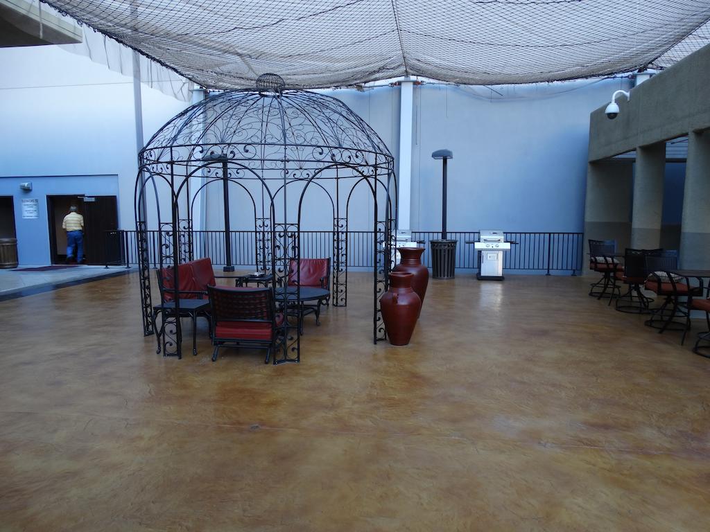 Suites At Jockey Club Las Vegas Exterior photo